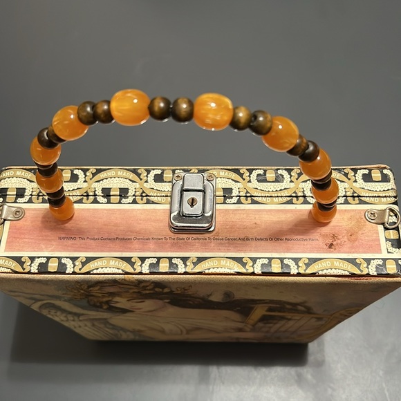 Very cool Vintage Cigar Box Bag beaded angel playing harp image wood bead handle - Picture 3 of 9